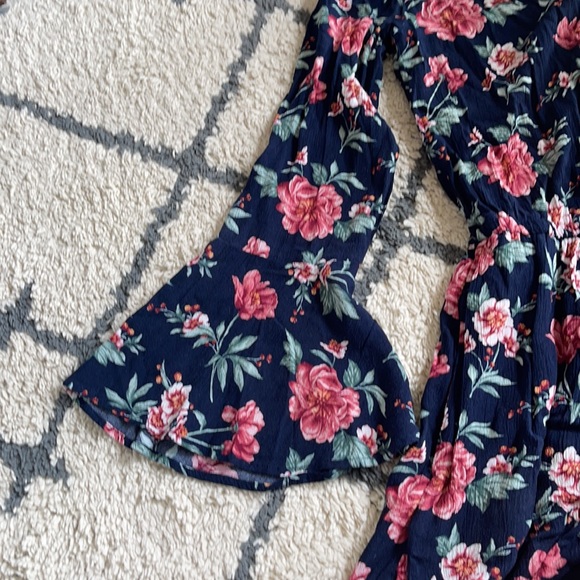 SOLD NWOT floral AE romper - Picture 4 of 5